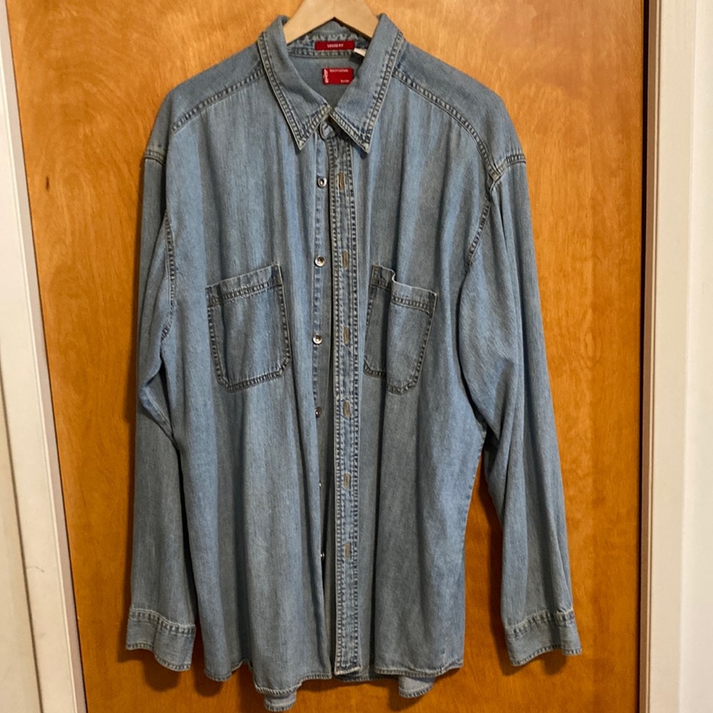 Levi’s Denim shirt, loose fit XL